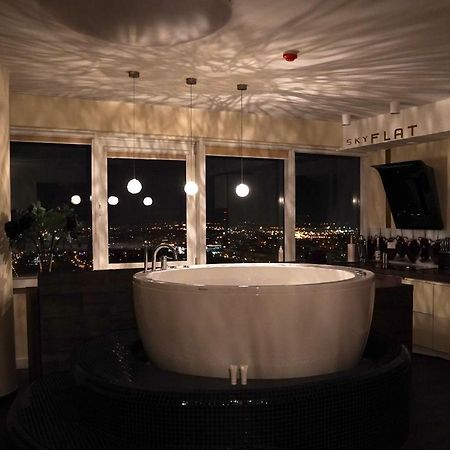 Ferienwohnung Sky Flat Jacuzzi 27 Floor Klaipėda Exterior foto