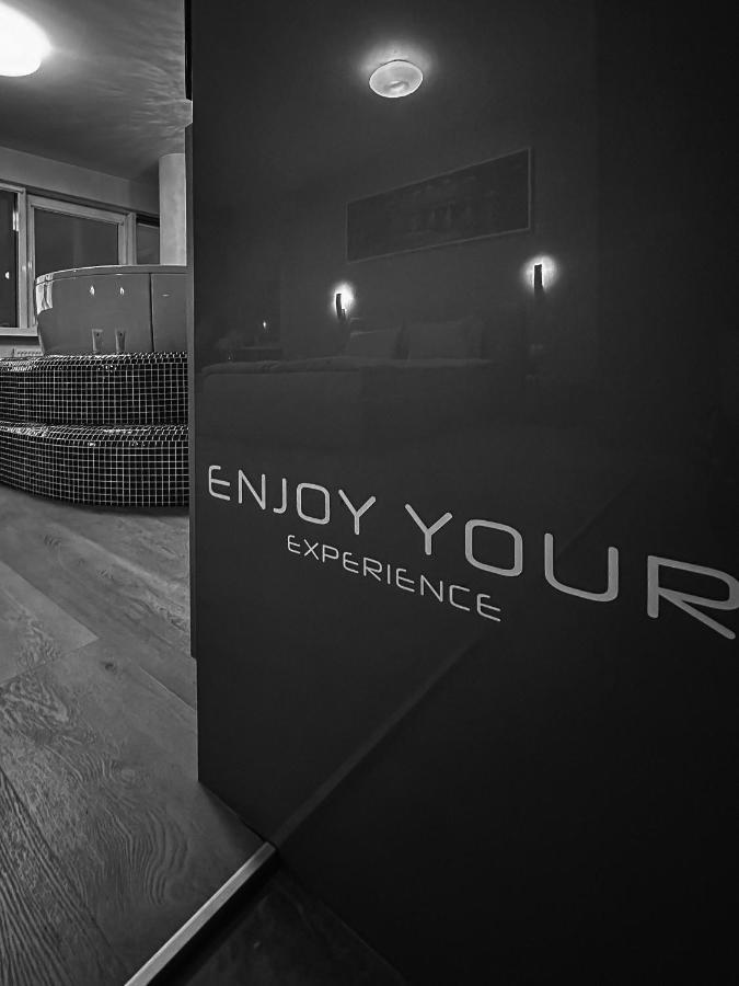 Ferienwohnung Sky Flat Jacuzzi 27 Floor Klaipėda Exterior foto